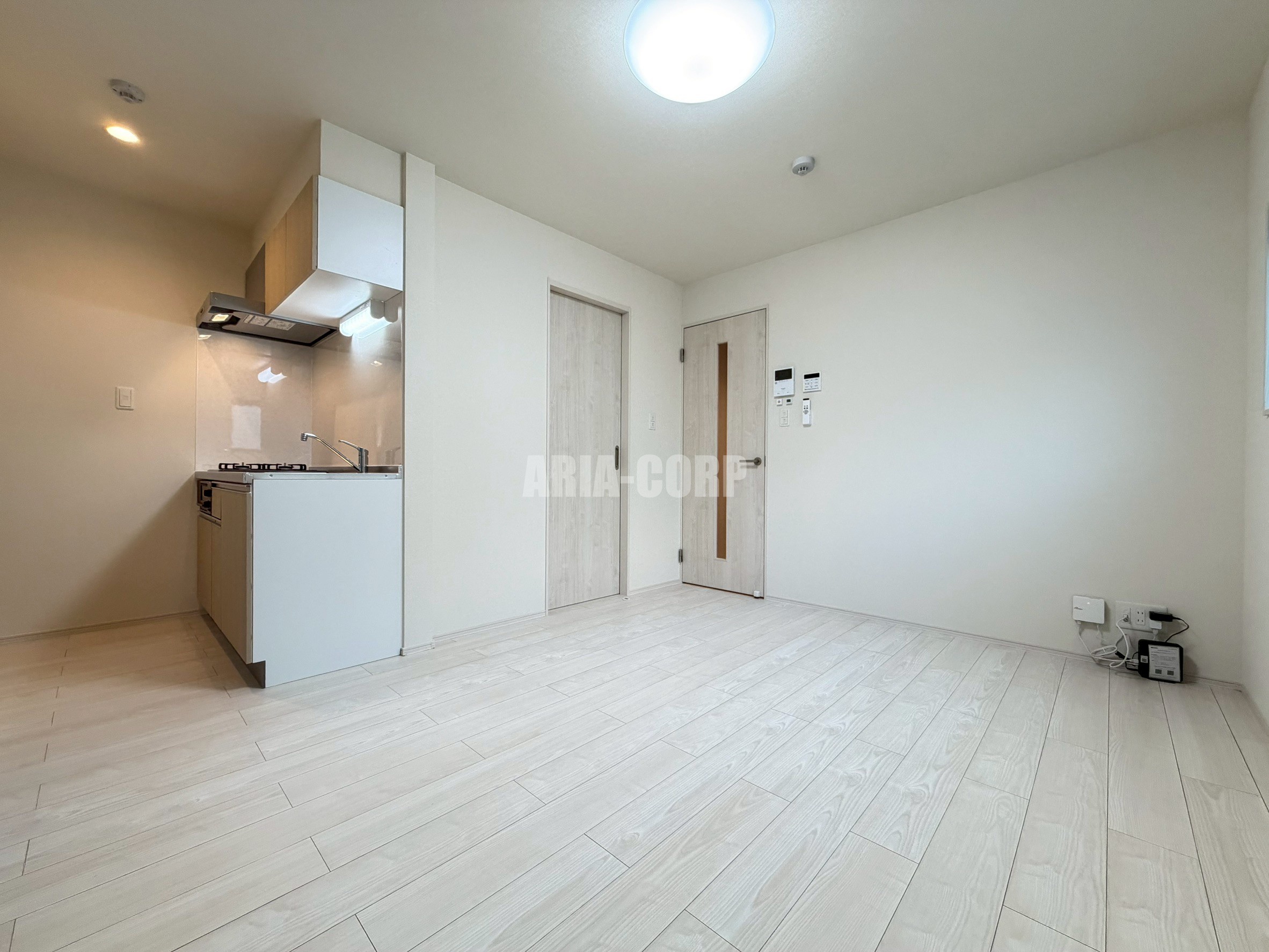 居室・リビング　白を基調とした統一感あるお部屋です！