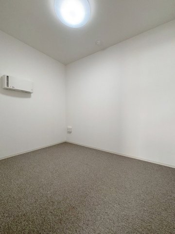 居室・リビング　防音室は防音床、防音壁、防音天井となっており、まさに楽器を演