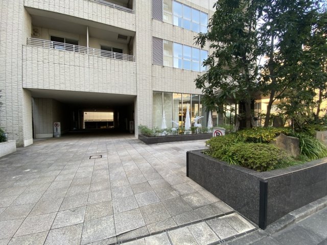 駐車場　弊社ではオンライン対応・現地対応可能です♪