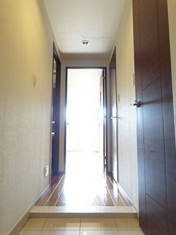 玄関　弊社ではオンライン対応・現地対応可能です♪