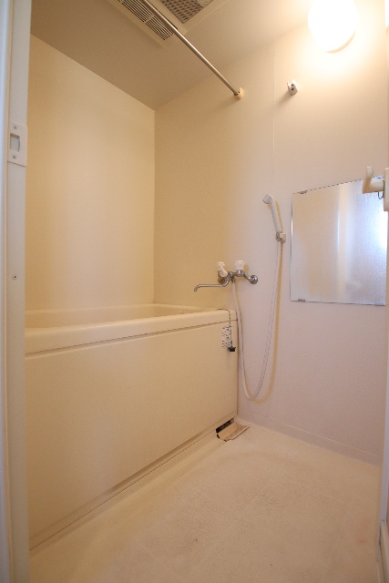バス・シャワールーム　※別号室の参考写真のため現況優先です。
