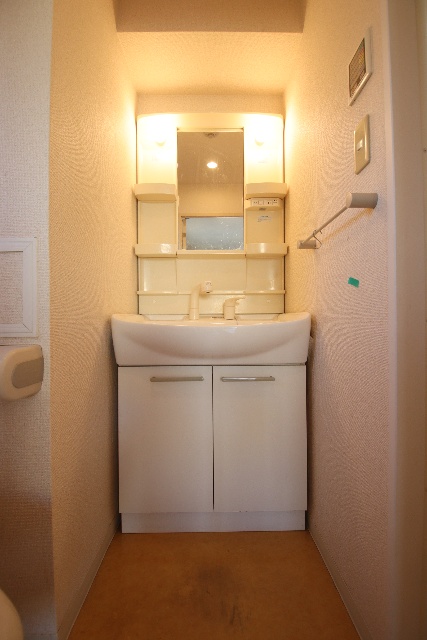 洗面設備　※別号室の参考写真のため現況優先です。