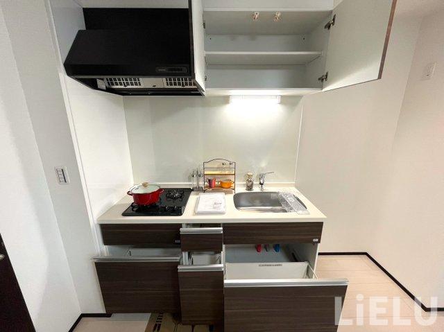 キッチン　同シリーズ物件のモデルルームになります※現況優先