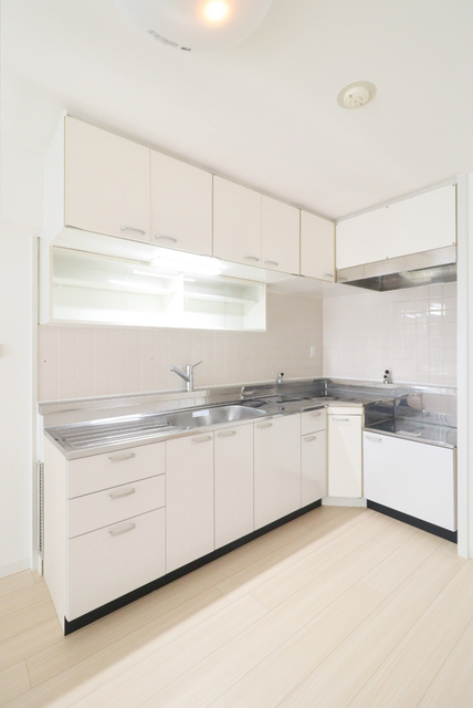 キッチン　効率的で使い勝手の良いＬ型キッチン