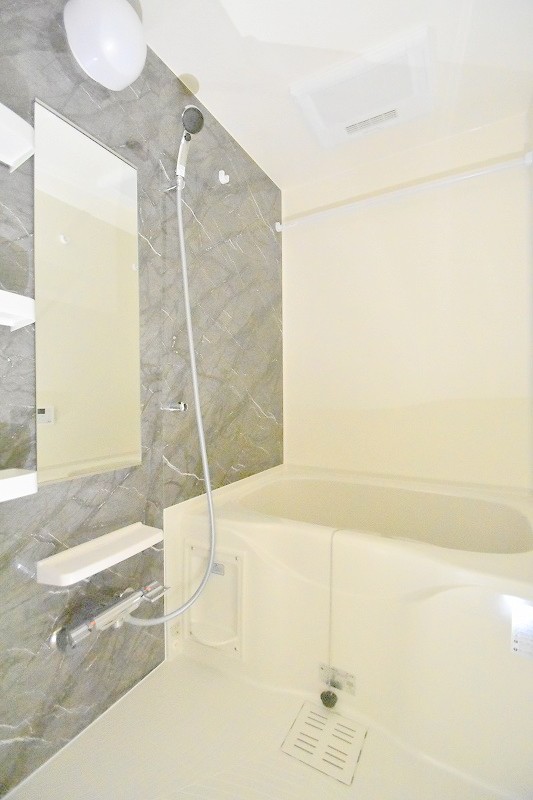 バス・シャワールーム　お問合せはシティホーム海田センター　082-821-2227