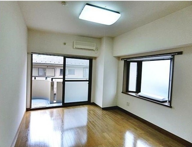 居室・リビング　～広々とした空間～