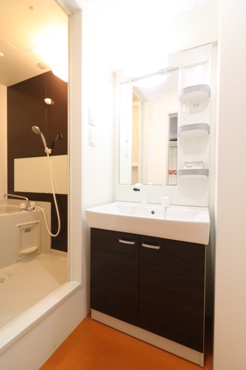 洗面設備　毎朝の身支度はこちらでどうぞ