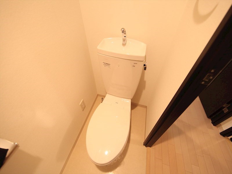 トイレ　トイレ　温水洗浄暖房便座取り付け可