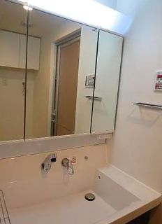 洗面設備　使いやすい洗面所です