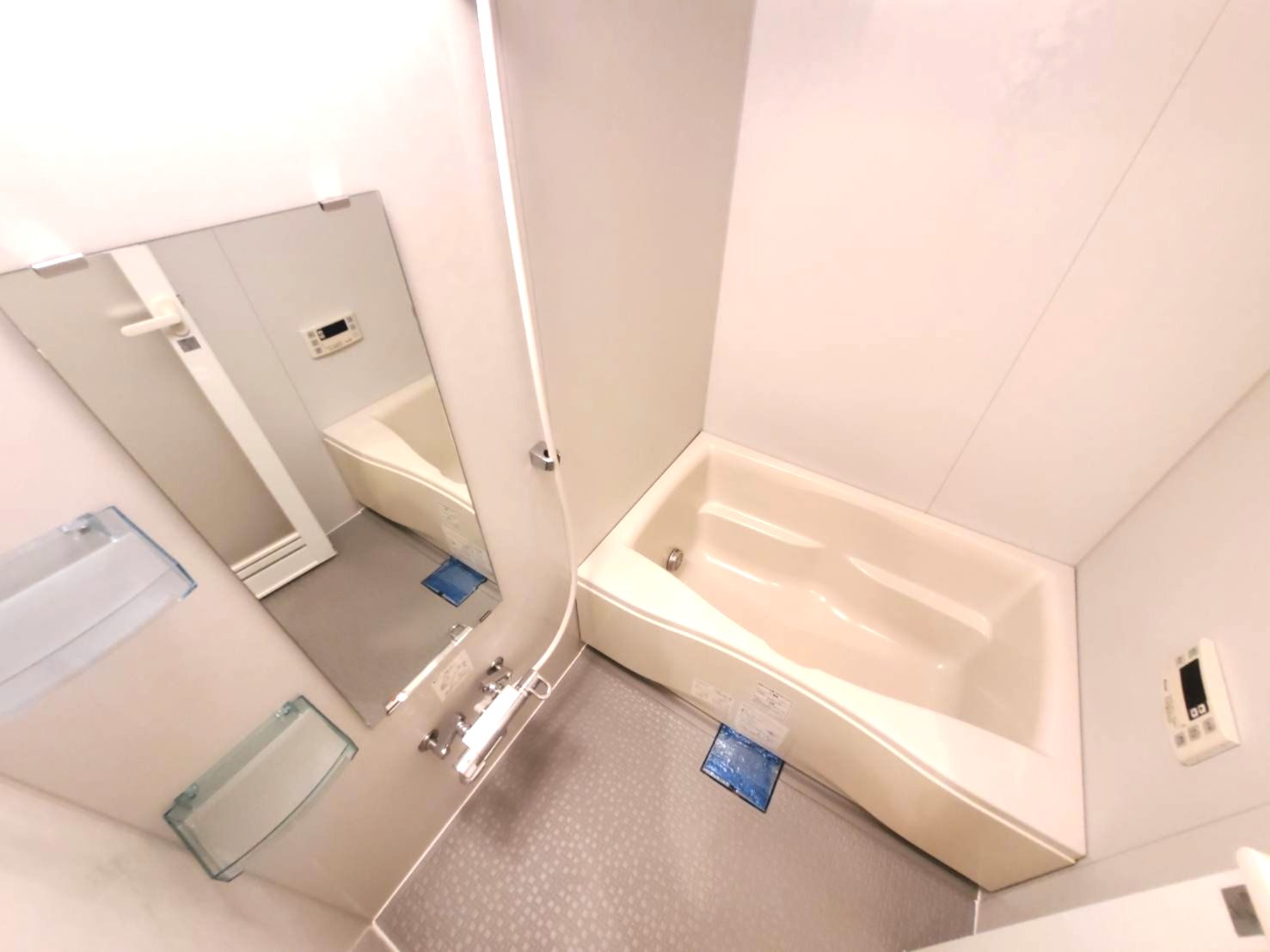 バス・シャワールーム　※別部屋参考写真となります。