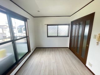 居室・リビング　明るい洋室