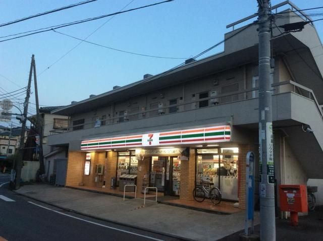 コンビニ　セブンイレブン横浜鉄町店（コンビニ）まで1064m