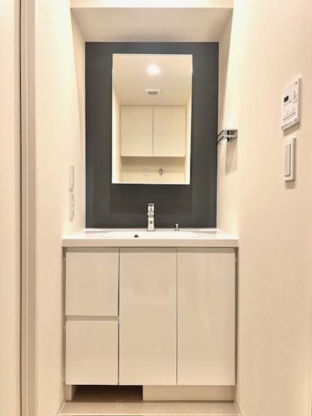 洗面設備　同タイプ１２０１号室の写真です。