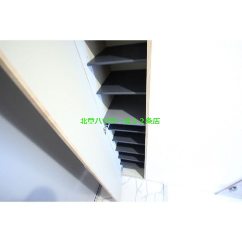 収納　シューズボックス