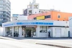 コンビニ　ローソン四條畷岡山東二丁目店（コンビニ）まで373m