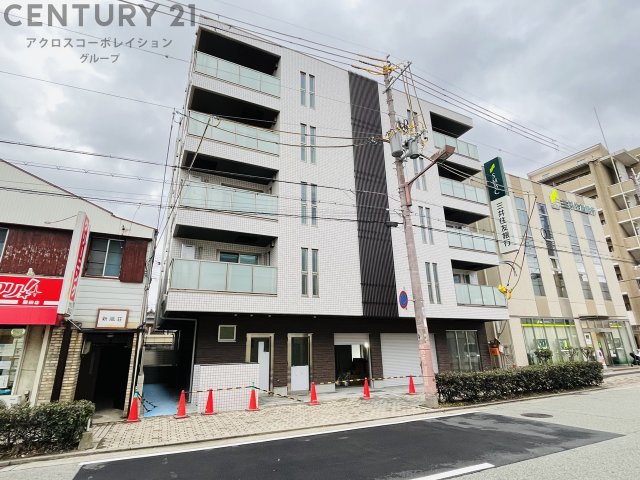 建物外観　オートロックで外部の人間が簡単に出入りできないため安心です。