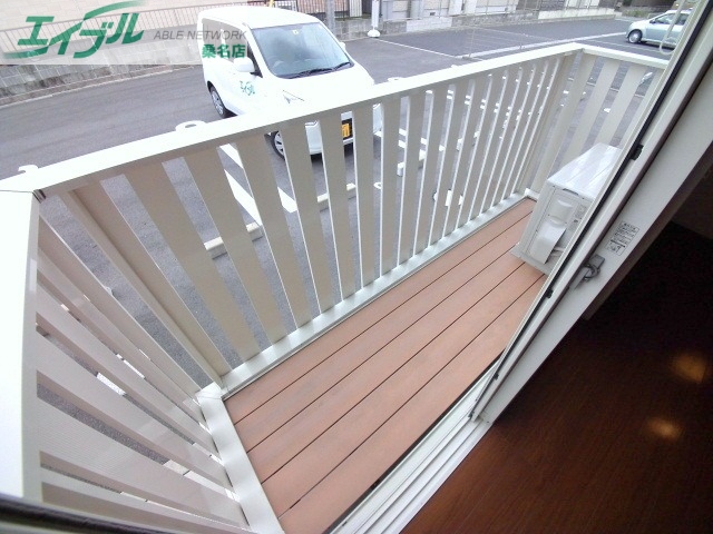 バルコニー　同物件別室反転タイプ画像