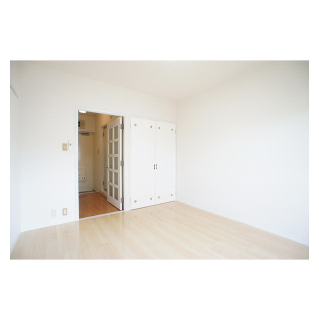 その他部屋・スペース　明るい日差しの室内