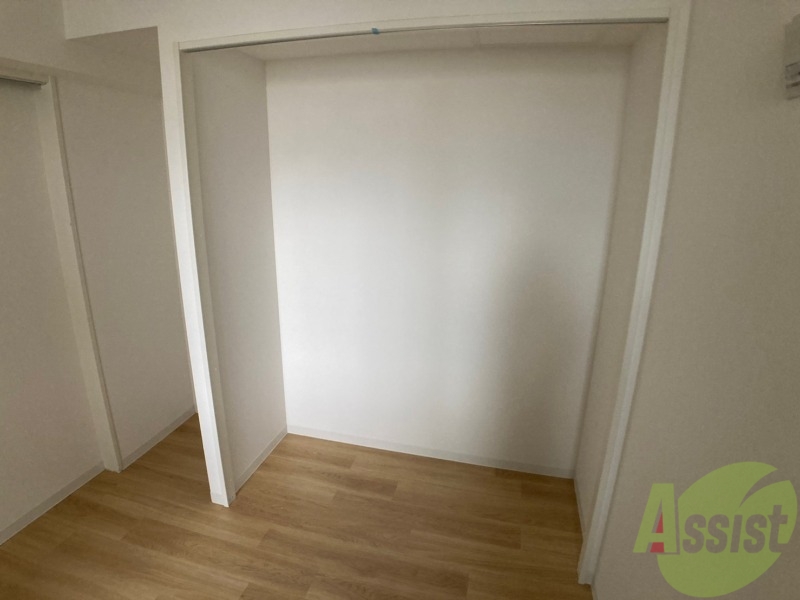 収納　クローゼットは奥行きもあり、荷物が多い方でも安心です。