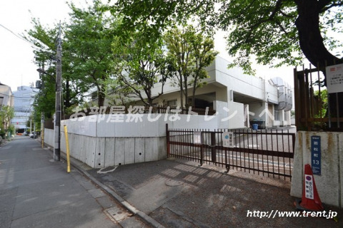 幼稚園・保育園　余丁町幼稚園（幼稚園・保育園）まで310m