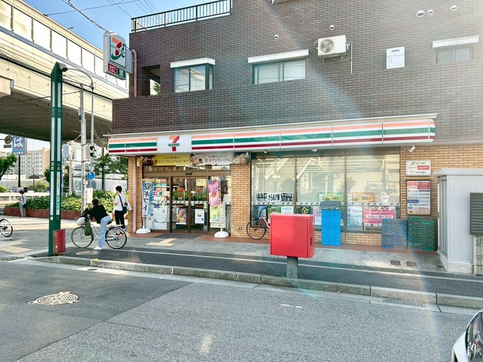 コンビニ　セブンイレブン（コンビニ）まで350m