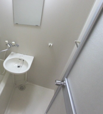 洗面設備　同物件別号室のものです。