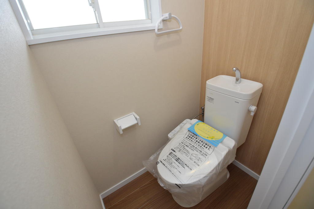 トイレ　（参考）他室の写真を使用しています。現況優先となります。