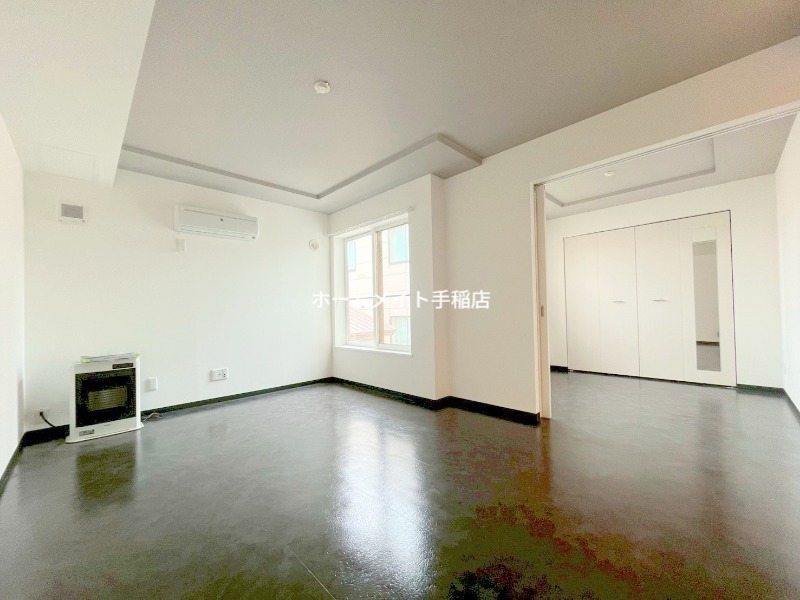 居室・リビング　明るく広々リビングスペース♪