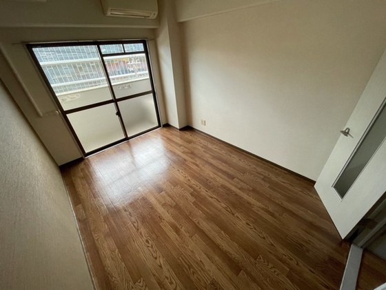 居室・リビング　※別部屋の写真です