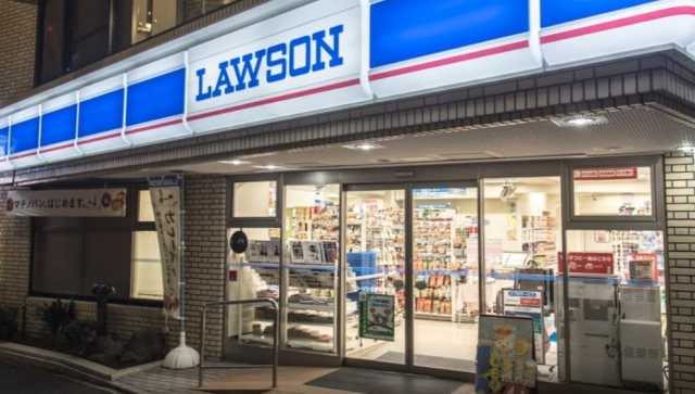 コンビニ　ローソン 北参道駅前（コンビニ）まで138m