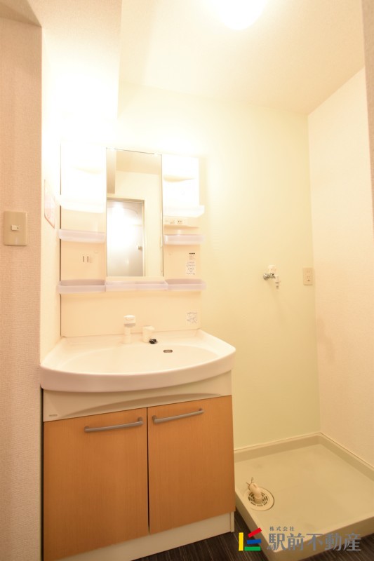 洗面設備　小物もしっかり収納可能♪