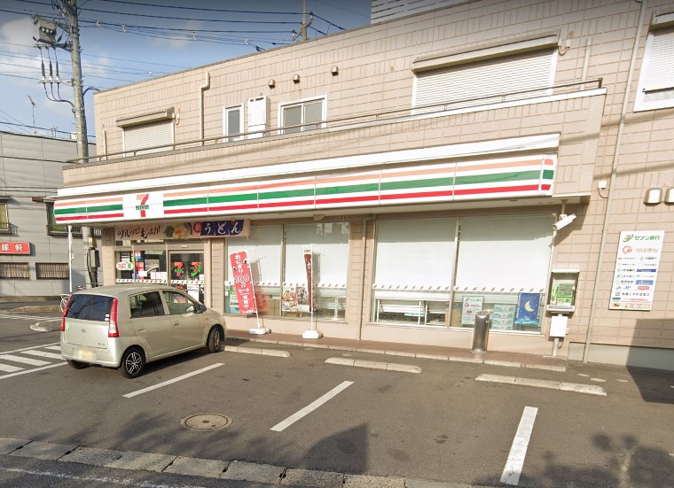 コンビニ　セブンイレブン 柏関場町店（コンビニ）まで610m