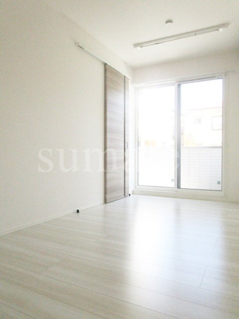 居室・リビング　明るいリビングです！