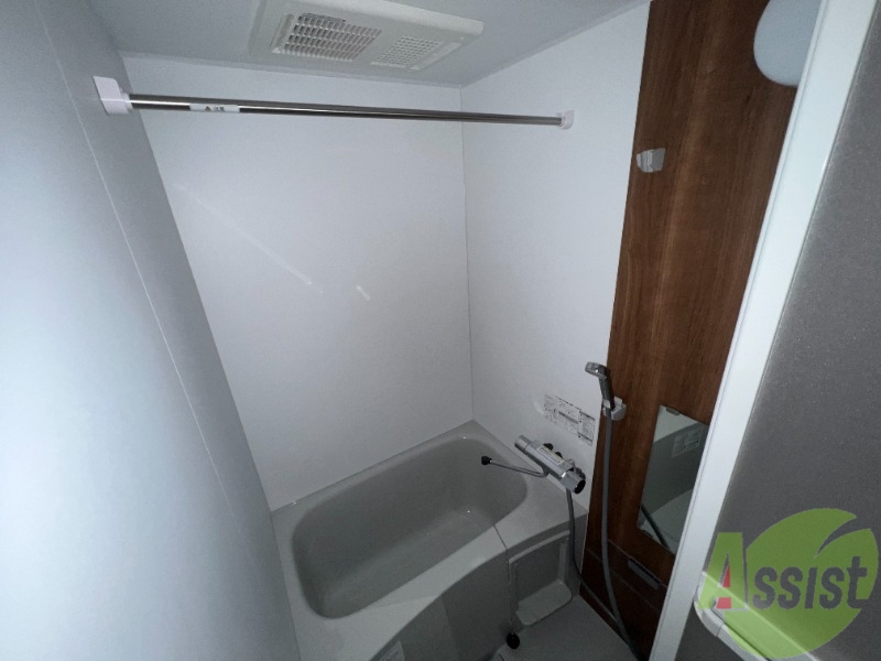 バス・シャワールーム　お風呂は日々の疲れをリフレッシュできる広さがありますね。