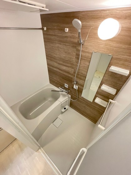 バス・シャワールーム　※別部屋の写真です