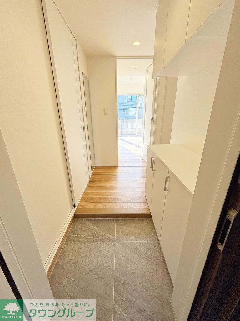 玄関　キッチン