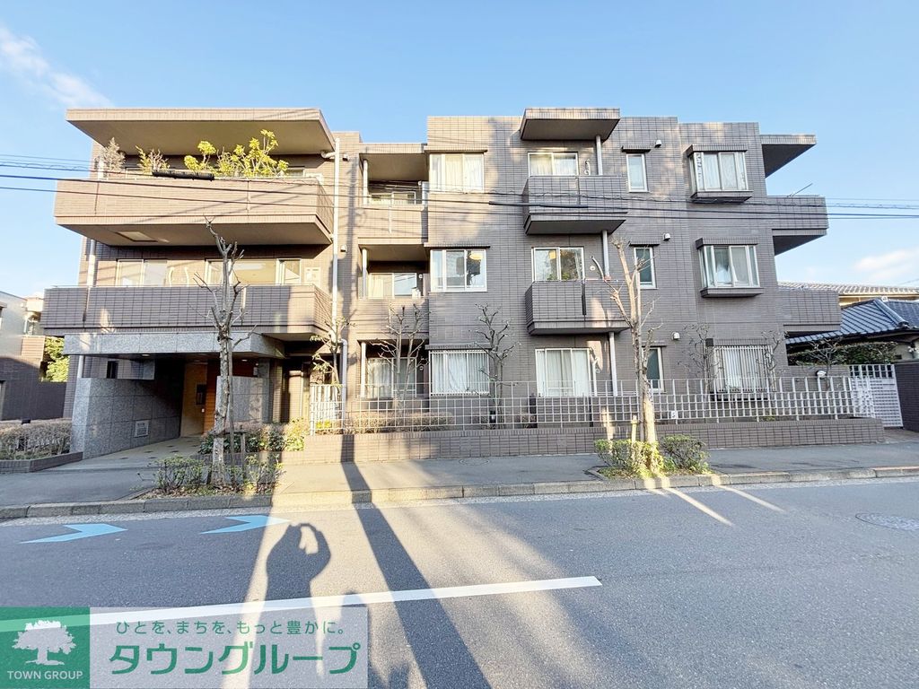 建物外観　駐車場