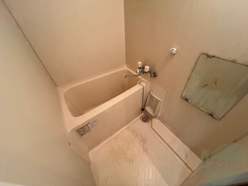 バス・シャワールーム　お風呂になります。一日の疲れを癒してくださいね。