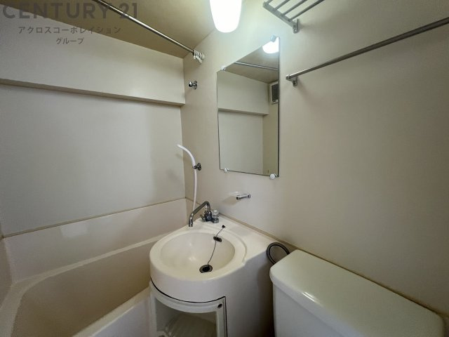 洗面設備　浴室内に洗面台付き！