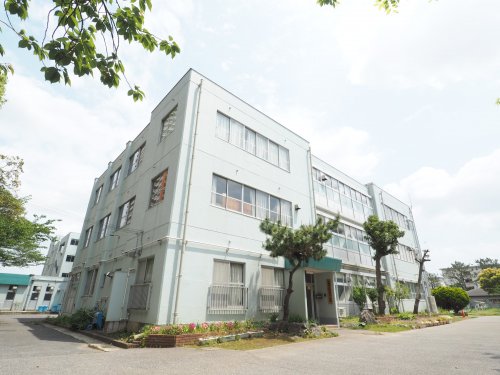 小学校　千葉市立高洲第三小学校（小学校）まで622m
