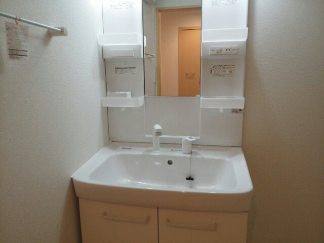 洗面設備　忙しい朝には欠かせない洗面所です