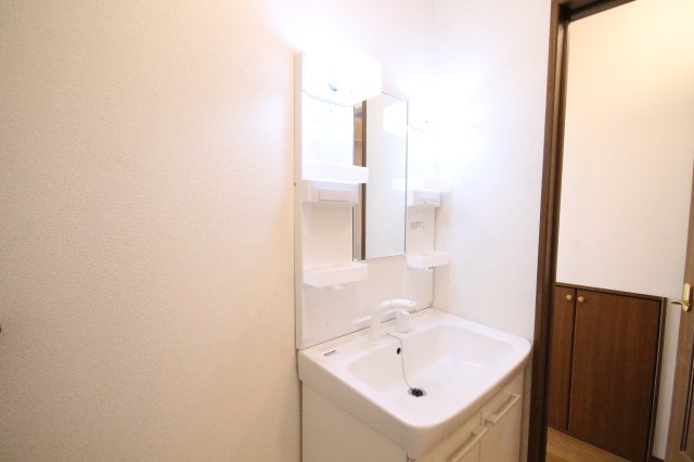 洗面設備　※同物件別号室の写真になります