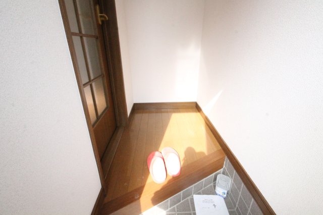 玄関　※同物件別号室の写真になります