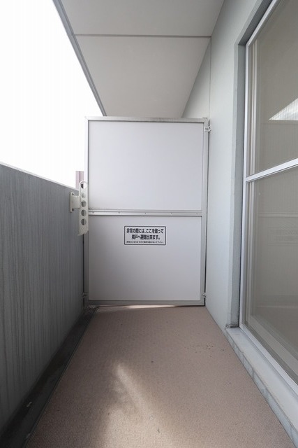バルコニー　室内写真同タイプ別部屋。現状優先。