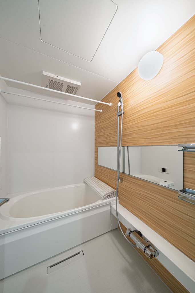 バス・シャワールーム　バスルーム