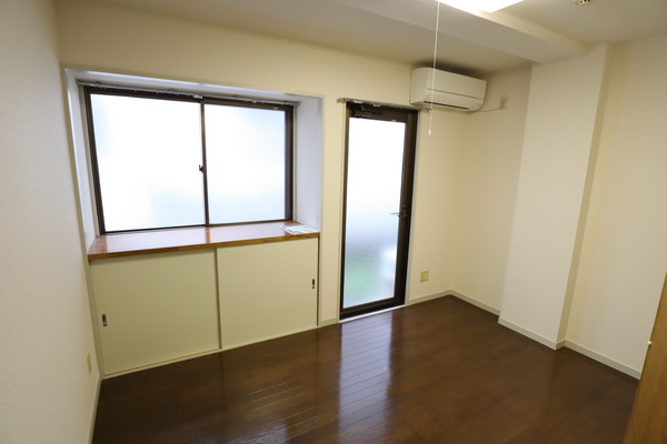 居室・リビング　明るいお部屋です。