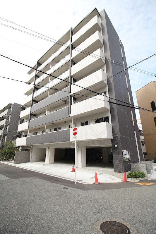 建物外観　外観タイル張り