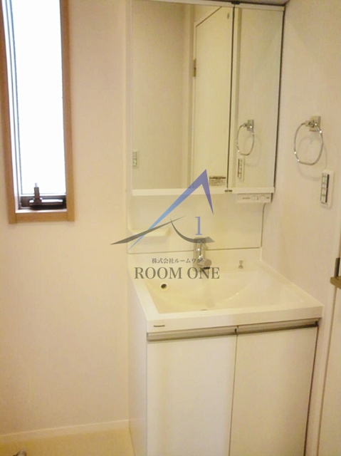 洗面設備　独立洗面台です。