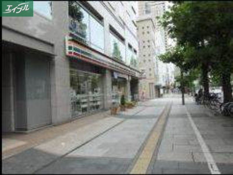 コンビニ　セブンイレブン岡山柳1丁目店（コンビニ）まで165m