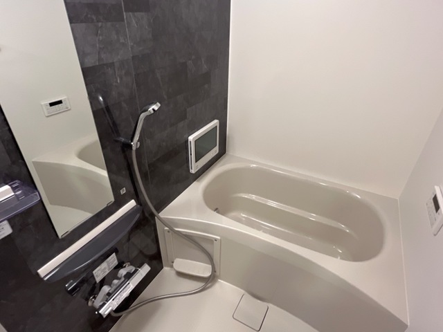 バス・シャワールーム　追い焚き機能付き浴室